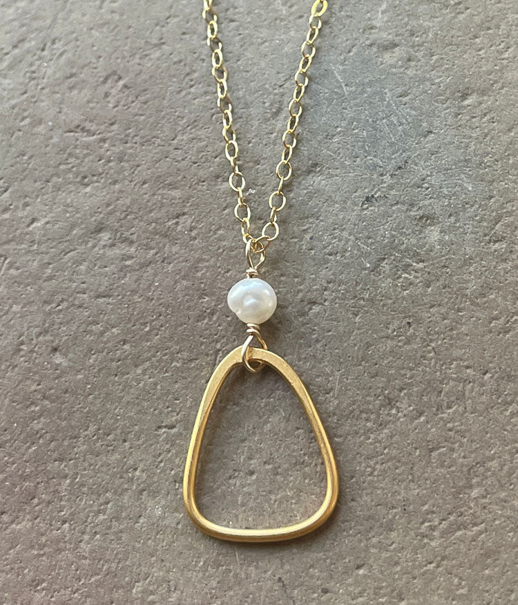 Triangular Pearl Necklace