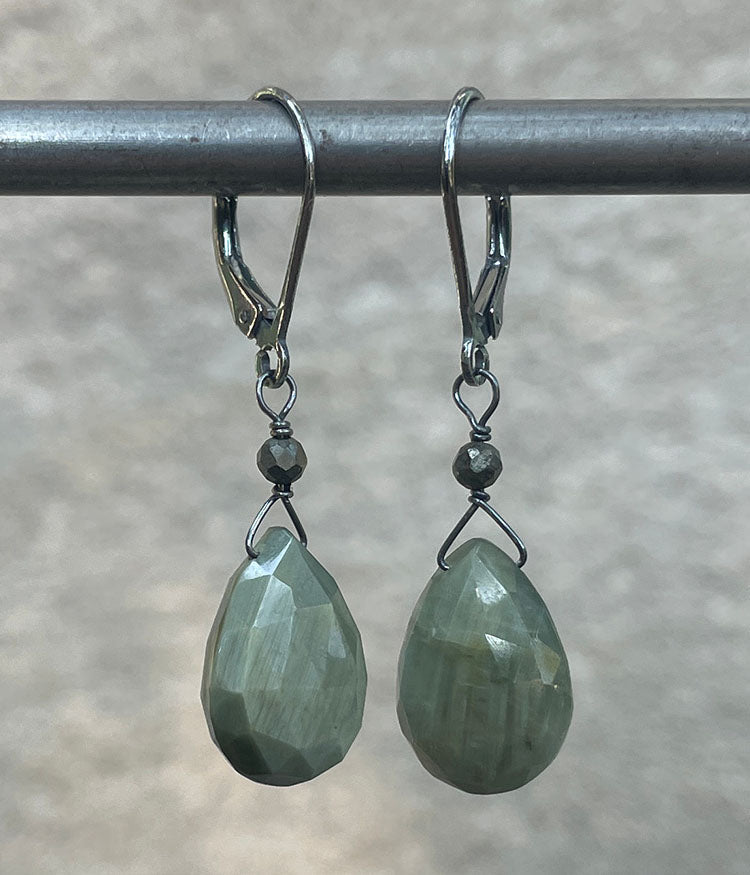 Simple Green Cat's Eye Drop Earrings