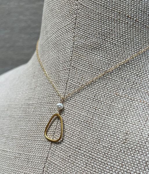Triangular Pearl Necklace