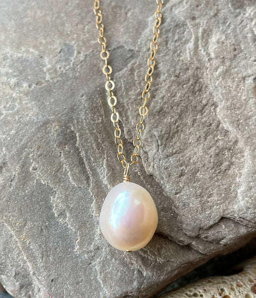 Simple Pearl Necklace