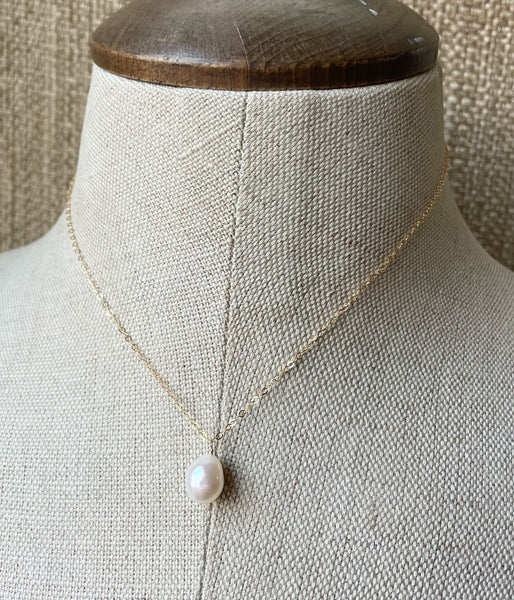 Simple Pearl Necklace