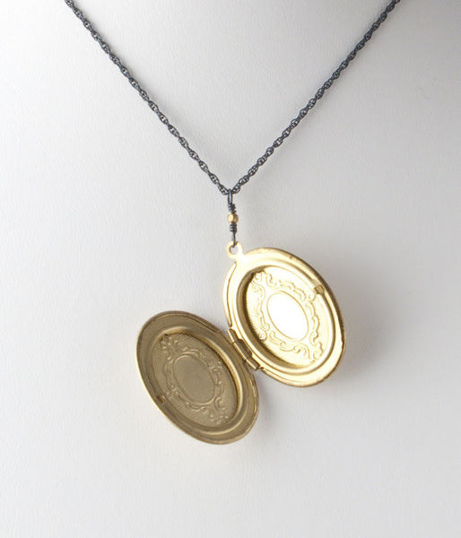 Patti Locket (oval scroll-2)